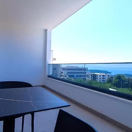 Modern Dado With Heated Pool & Sea View In Villa Makarska