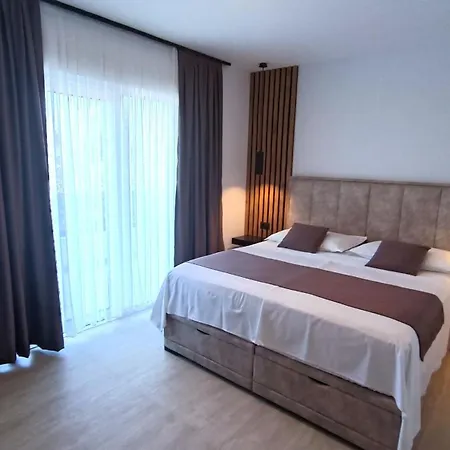 Modern Dado With Heated Pool & Sea View In * Makarska