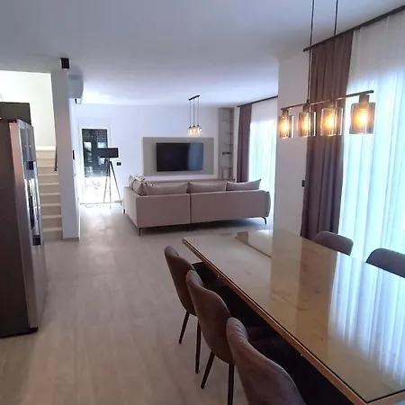Modern Dado With Heated Pool & Sea View In Villa Makarska