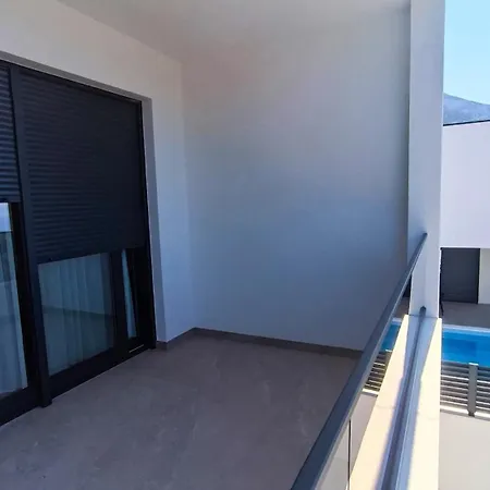 Modern Dado With Heated Pool & Sea View In Villa