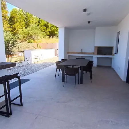 Modern Dado With Heated Pool & Sea View In Villa Makarska