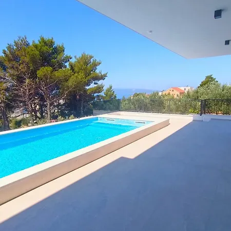 Modern Dado With Heated Pool & Sea View In Villa Makarska