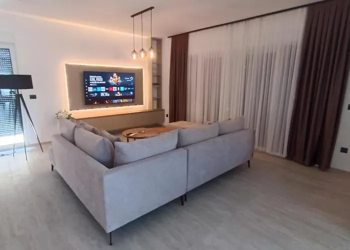 Modern Dado With Heated Pool & Sea View In * Makarska