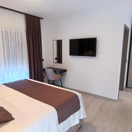 Modern Dado With Heated Pool & Sea View In * 马卡尔斯卡