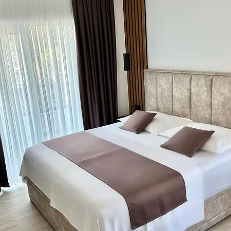 Modern Dado With Heated Pool & Sea View In 别墅 马卡尔斯卡