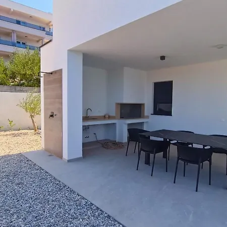 Modern Dado With Heated Pool & Sea View In * 马卡尔斯卡